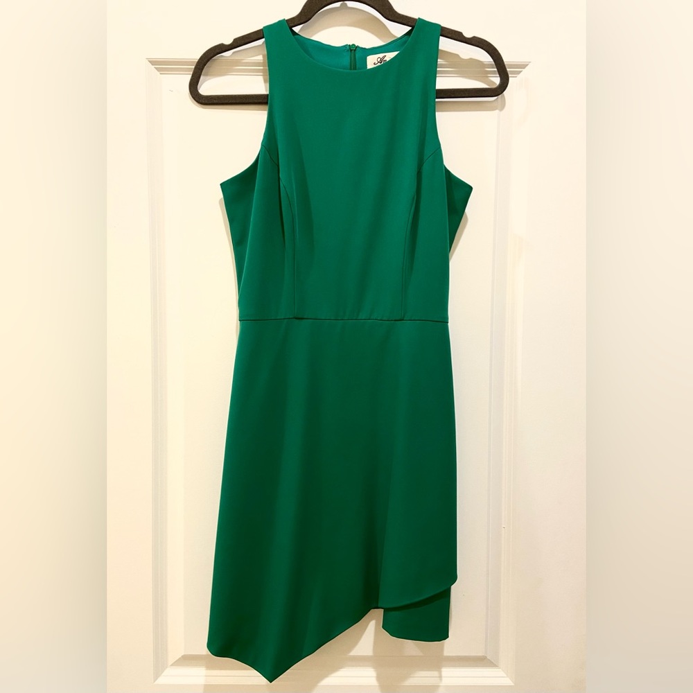 Like New! Francesca’s Asymmetrical Hem Sleeveless Dress